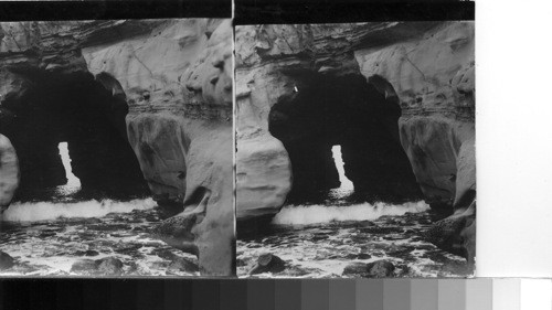 Sculptured by the Sea natural arch in the cliffs of La Jolla