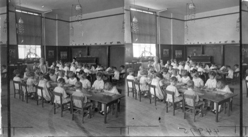 Kindergarten at John Hay Public School. Chicago, Ill