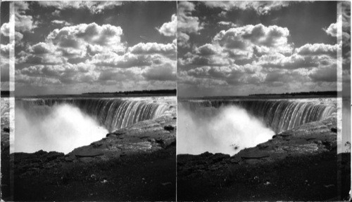 Horseshoe from Canadian Side. Niagara, N.Y