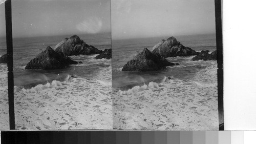 Seal rocks in Pacific Ocean California