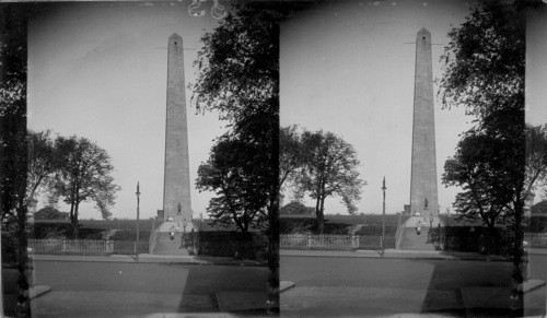 Bunker Hill Monument, Front view from [Charlestown] High St. and Monument Square. N.E. Boston, Mass