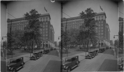 From corner of 5th Str. looking west on Walnut St. to the Curtis Publishing Co. Bldg. Philadelphia, Pa