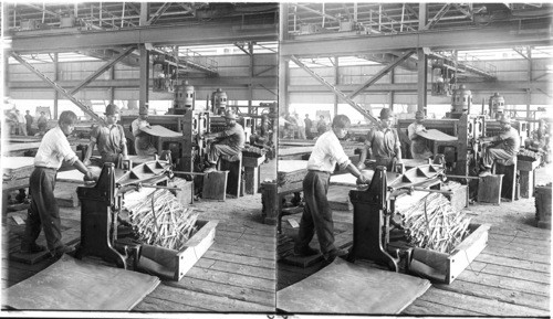 Trimming Standing Sheets after stripping, New Cornelia Copper Company, Ayo [Ajo], Arizona