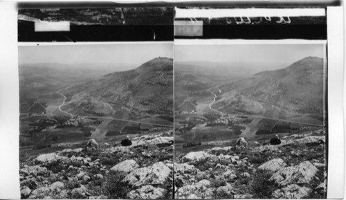 Mt. Gerizim, where Samaritan worshipped, S.W. from entrance to Jacobs Well