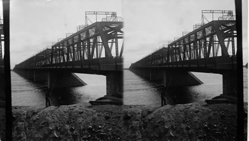 Bridge across the St. Lawrence at Montreal - Quebec. Canada