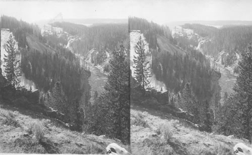 The Yellowstone River, Yellowstone Nat'l Park. Wyoming