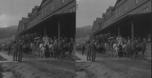 Guests arriving at the Old Mammoth Hot Springs Hotel, Yellowstone National Park
