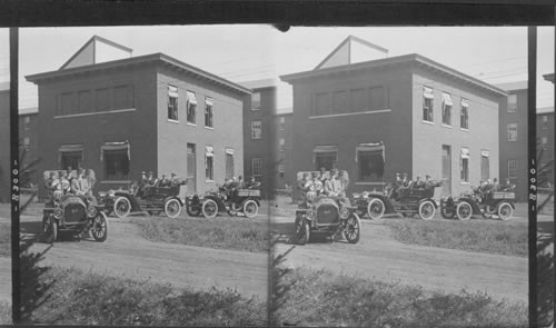 The start-automobile trip - H.C. White Field Managers Convention, Home Office, 1906, North Bennington, Vermont