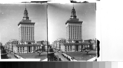 An attractive Municipal Building, City Hall, Oakland, California