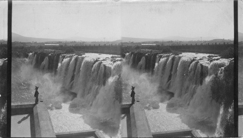 The Beautiful Falls of Juanacatlan, the Mexican Niagara Harnessed for Electric Power. Mexico