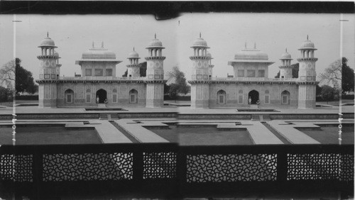 Superb tomb of itmad Uddaulah of pure white marble inlaid with gems. Agra, India