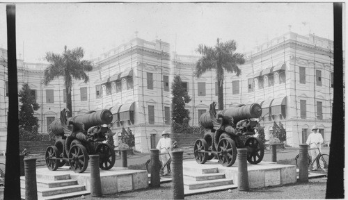 Chinese Gun - before Gov’t. House. Calcutta. India