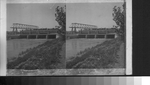 The head gates of the main canal for the western section, Calgary, Canals