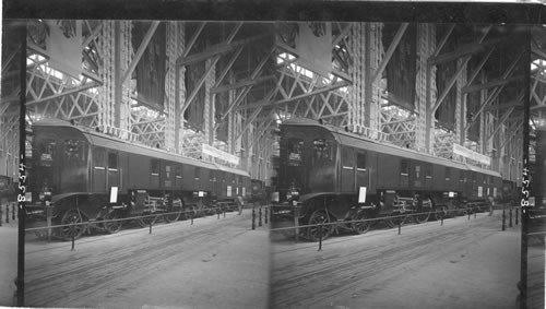 Enclosed high speed (90 miles per hour) German locomotive. Transportation Building, Louisiana Purchase Exposition