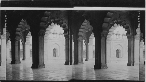 Magnificent Marble hall of the Pearl Mosque - Agra, India