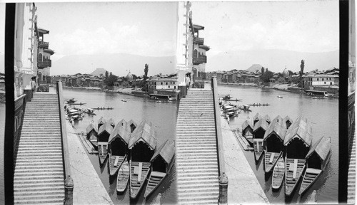 View before Palace - State Borges - Srinagar, India