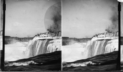 American Falls, Prospect Park and New Arch Bridge fro Luna Island. Niagara Falls. N.Y