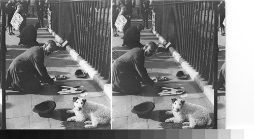 A London sidewalk artist and his subject. London, Eng. (" Screever ")