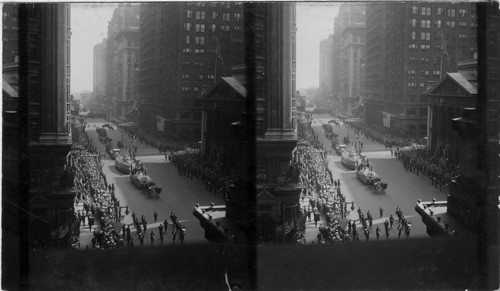 Pageant on the "Arabian Way" on South Broad St. Phila., Pa. - During the Shriners Convention looking south from City Hall