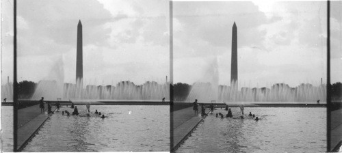 Looking to the Rainbow Fountain and Washington Monument, Wash., D.C