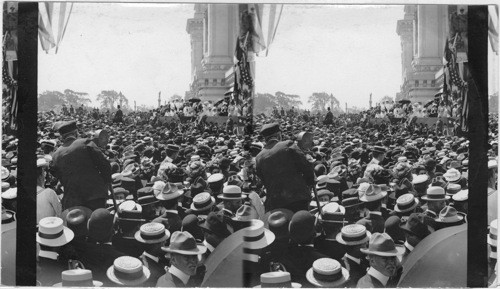 The surging crowd eager to see our President, Pan American Exposition