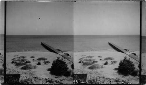 Lake Michigan at Ft. Sheridan, Chicago, Ill