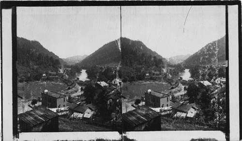 Cumberland River and Mountains, Kentucky. [Village scene, 19]