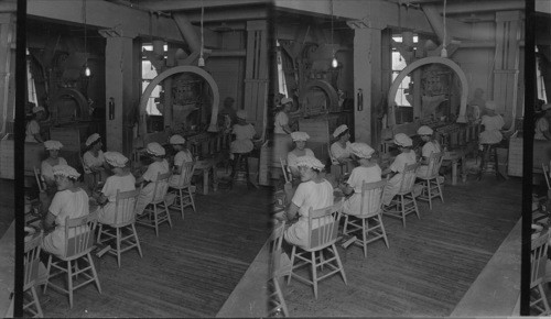 One-pound Export Wrapping Automatic Weighing and Filling Machine, Quaker Oats Plant, Petersborough, Ontario, Can