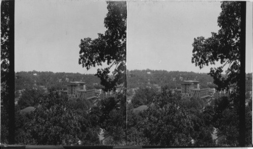 View of Excelsior Springs, Mo., famous for its health waters and baths. The building's (center) are in the principal barinen [sp?] district