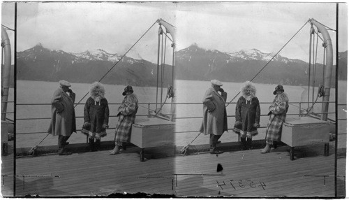 Alaska. [Mrs. Harding-per ku45376.] No title