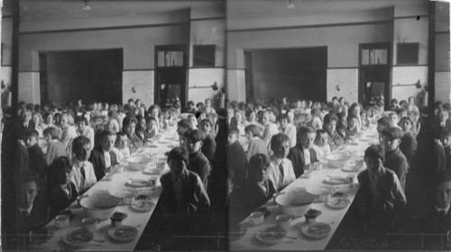 Roomy Lunch dinning room, Chicago. School children