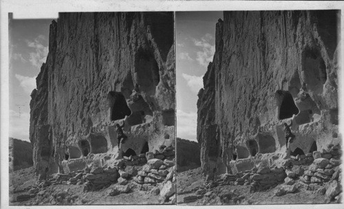 Homes of the cliff dwellers, Frijoles Canyon, New Mexico