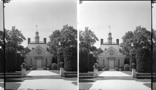 Governor's Palace. Back view looking from formal garden. Williamsburg, VA