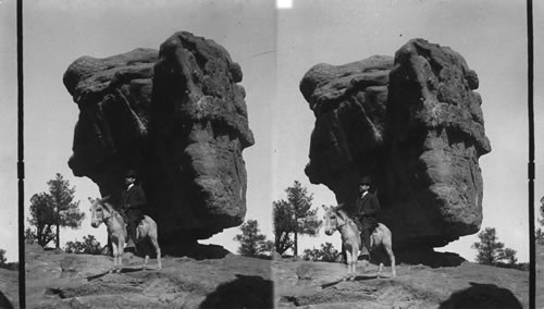 Balanced Rock, Garden of the Gods, Colorado