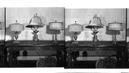 [Table & lamps]