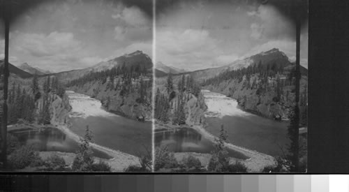 Bow River Falls, Banff, Alberta.Can