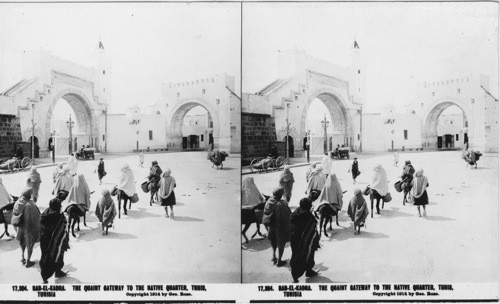 Inscribed in recto: 17,304. BAB-EL-KADRA. THE QUAINT GATEWAY TO THE NATIVE QUARTER, TUNIS, TUNISIA. Copyright 1914 by Geo. Rose