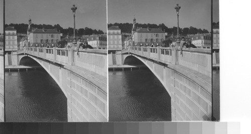 Chateau - Thierry bridge, 1930. looking north to Chateau - Thierry over the new bridge across the Marne. France