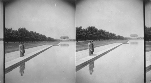 Looking West over Reflecting Pool to Lincoln Memorial, Wash., D.C