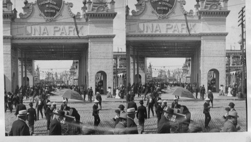 Surf Ave., Entrance to Luna Park, a Novel feature of Coney Island