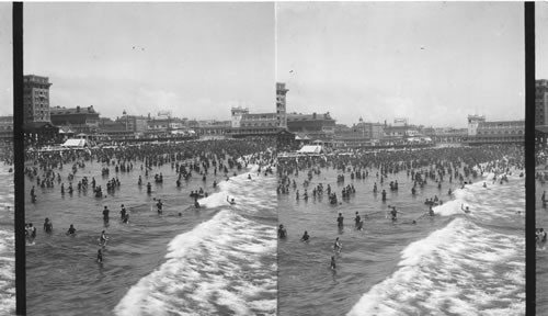 Crowded in surf at Atlantic City looking n. from Youngs Pier. (Aug. 26-06) N. Jersey