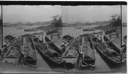 Where the canoes and rafts come down the Pasig River, Manila, Philippine Islands