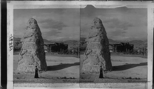 Queer Old Liberty Cap and Mammoth Hot Springs Hotel, Yellowstone Nat. Park. Wyo. Obsolete