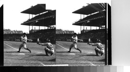 Lou Gehrig at the start of his famous swing