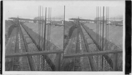 North over Conneaut Creek - unloading machinery in distance. Cleveland, Ohio. ? Conneaut? See catalog