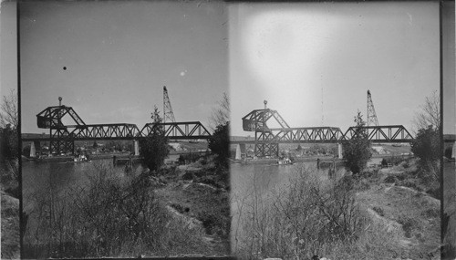 Great Northern R.R. Bridge near Lake Washington Canal Locks, Seattle, Wash