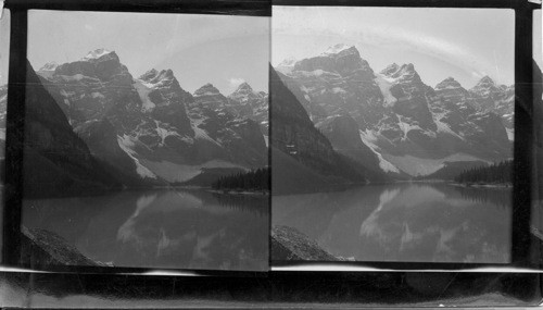 Moraine Lake. Valley of Ten Peaks