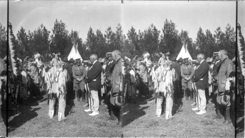 Pres. Harding holds Pow Wow with Umitilla Indians at Machem, Ore. These Indians are from Pendleton, Ore. Indian Reservation