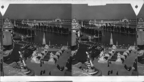 World's Fair. Statuary, Fountain, Terrace, Monument, and Exhibit buildings above the Basin