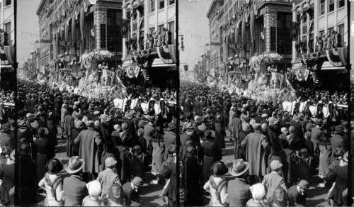 "Rex Parade" floats on Canal St., Mardi Gras Day Feb. 16, 1926. New Orleans , La. (see 48950)